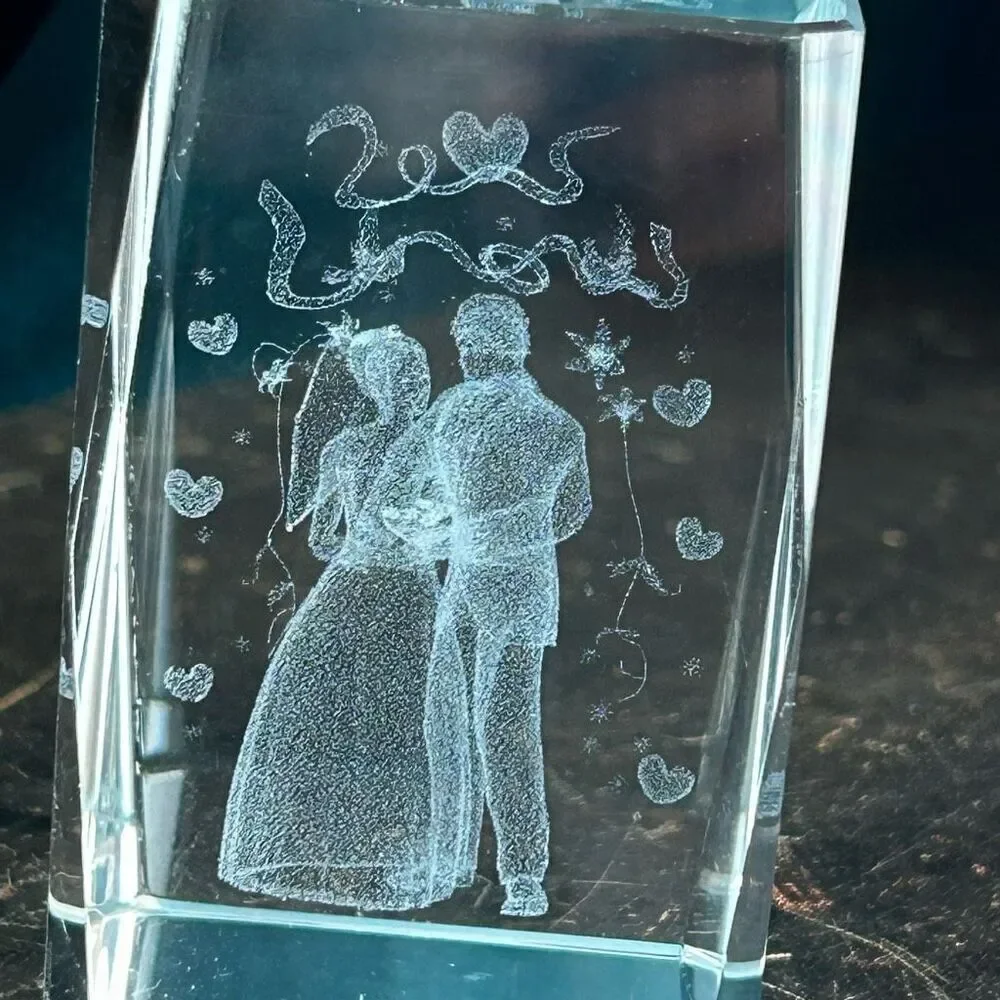 3D Laser-Etched Crystal Clear Paperweight Wedding Couple Doves Bride & Groom